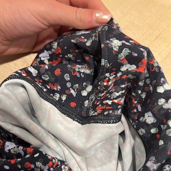 Brand new lululemon leggings 28’ (sz 4) - Picture 4 of 4